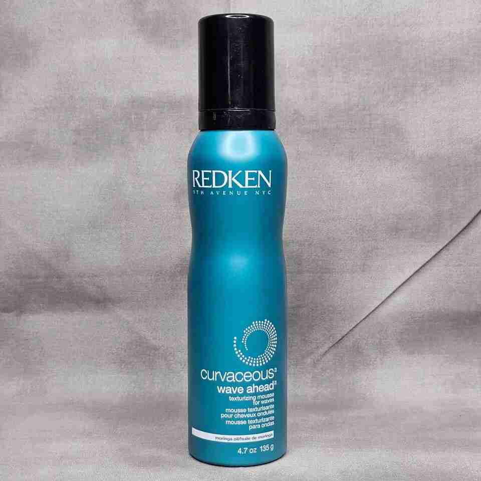REDKEN Curvaceous Wave Ahead Texturizing Mousse for Waves 4.7 oz  / 135 g